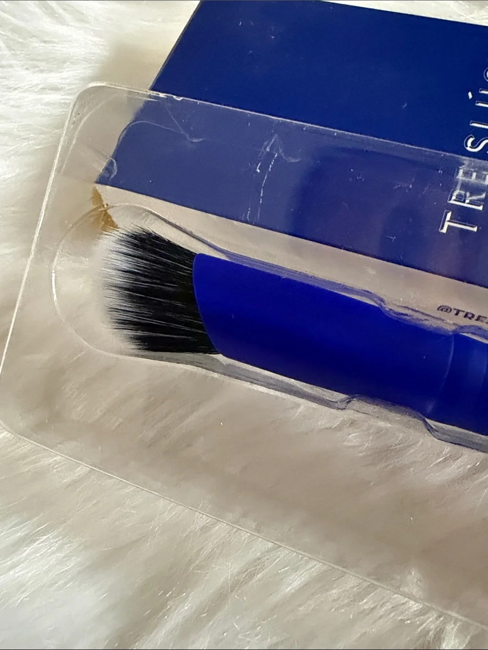 Tresluce Beauty B203 Duo Highlighter Brush - Navy Blue